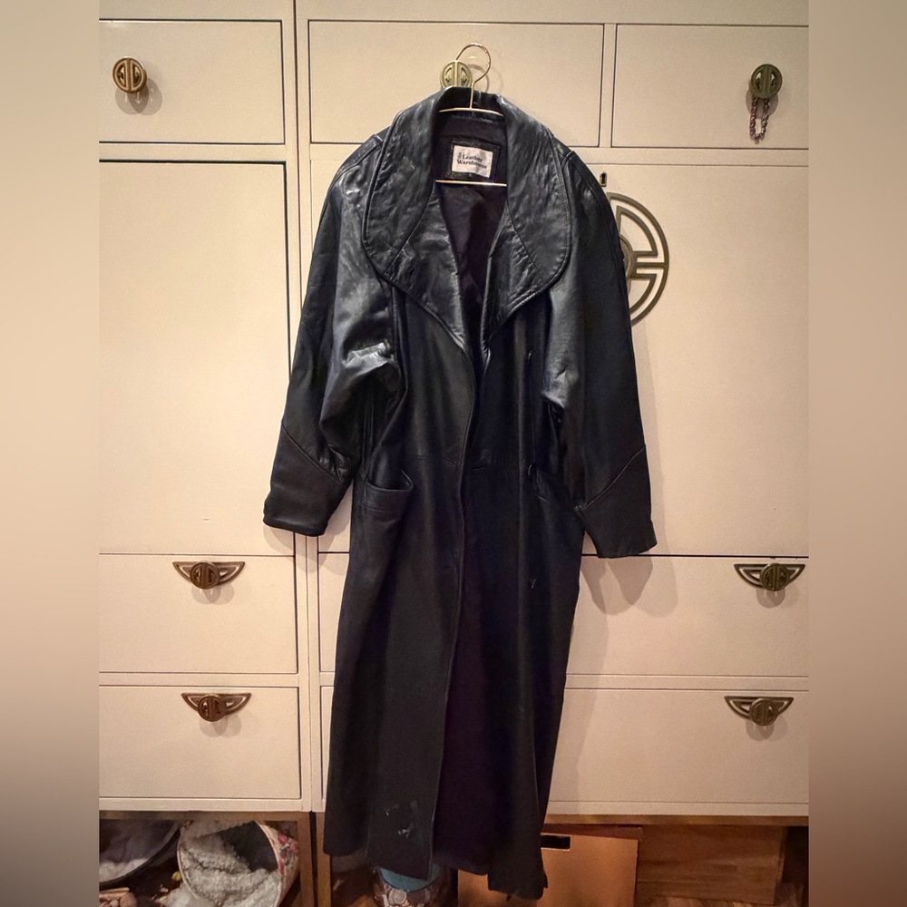 Long Black 100% Genuine Leather Trench Coat for Women - Classic Shawl Collar